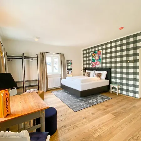 Blackhome Vintage Centre I Contactless Check-in Ίνσμπρουκ